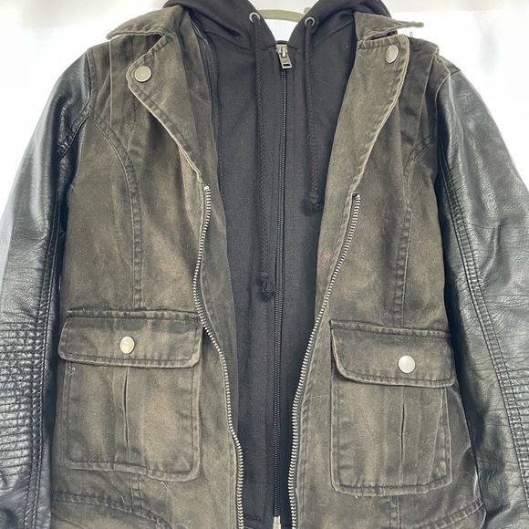 American Eagle Jacket - Picture 2 of 3